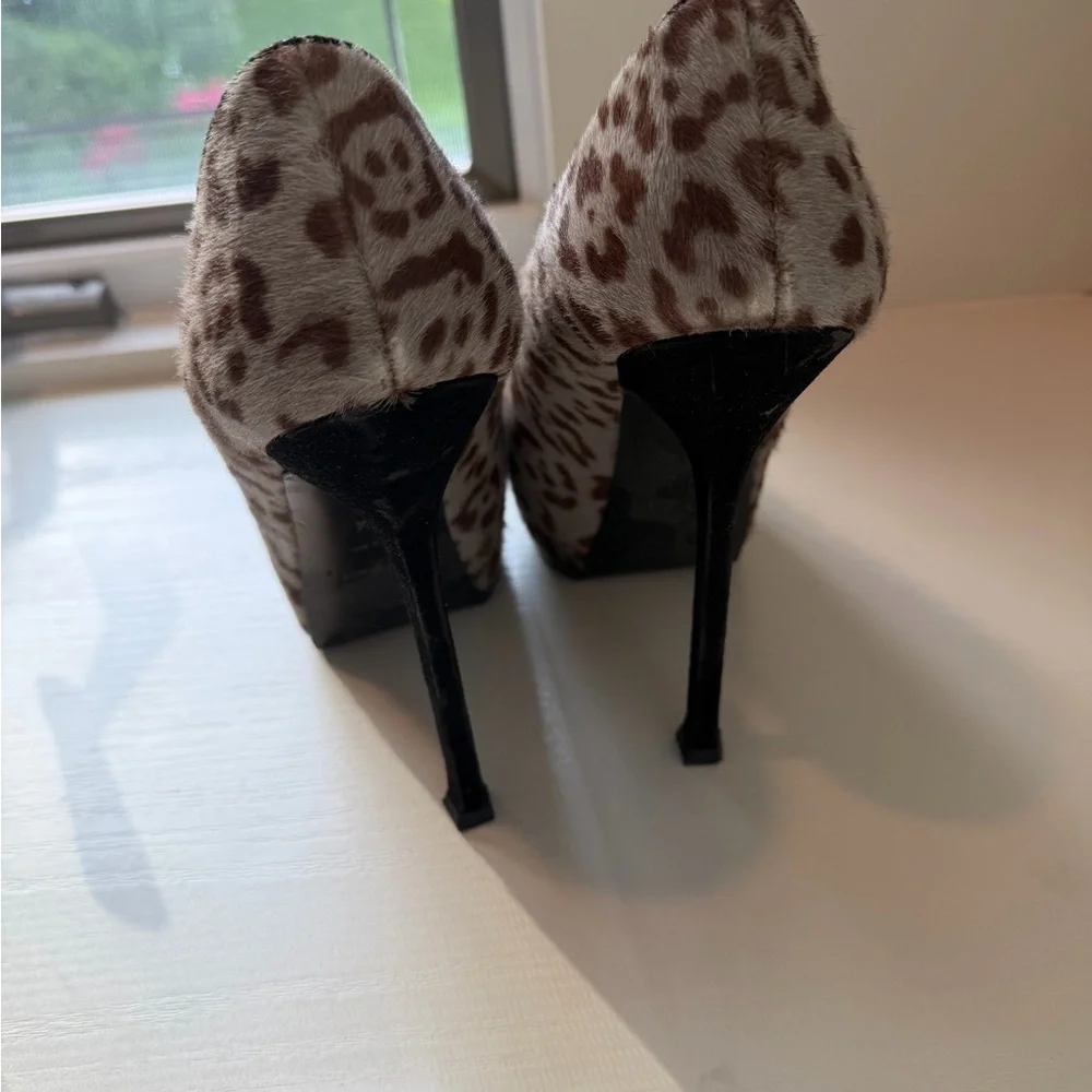 Saint Laurent Leopard print calf hair platform pumps - Picture 3 of 5